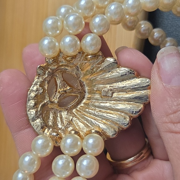 Pearl 3 Layer Necklace with Colorful Pendant - Picture 5 of 5